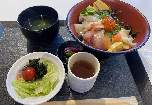 うずしお海鮮丼