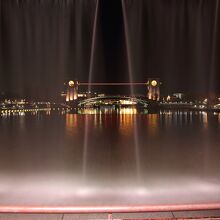 水のカーテン越しの天門橋