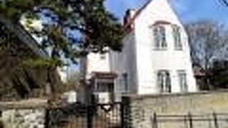 【鷲見家住宅（旧亀井邸）】雰囲気のあるピンクの洋館