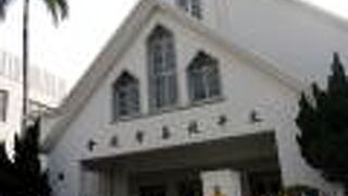 白亜の教会です。