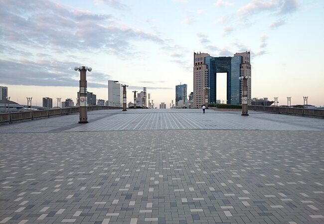 有明西運河に架かる歩行者・自転車専用の橋