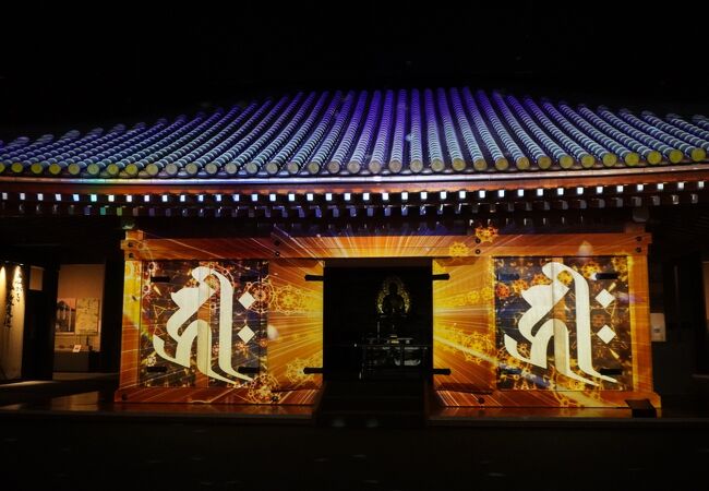 展示室の中央には国宝、富貴寺大堂の実物大模型