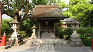 中の島にある風情あるお社