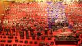 雛人形を楽しむ