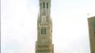 ブルージュの中心部に建つ鐘楼