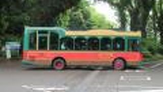 観光地を周っています