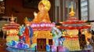 春節の飾りとＳ席２階Ａ４列の見え方