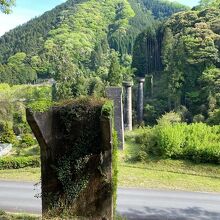 展望台の上からも、橋脚群を見学しました。