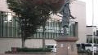 弘前藩初代藩主の像