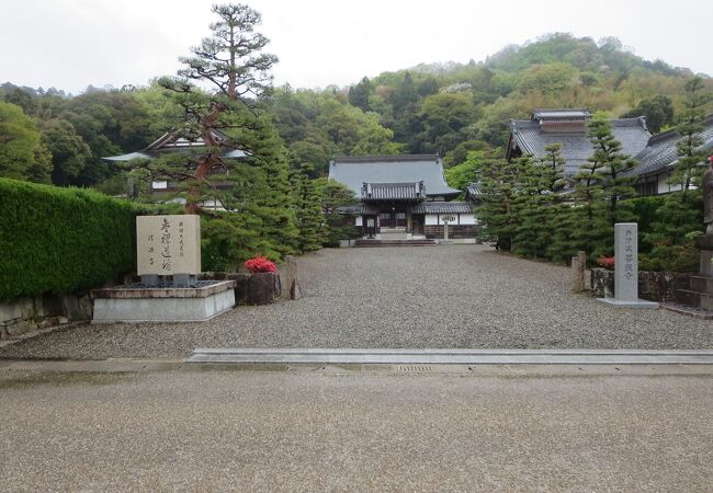 井伊家の菩提寺でもあり、修行道場としても有名な曹洞宗のお寺です。