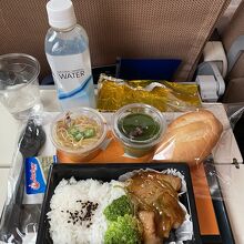 白身魚の照り焼きは身が柔らかくて美味しかったです