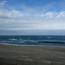 大きな窓から日本海