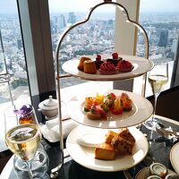 ラウンジでいただける華やかなアフタヌーンティ！