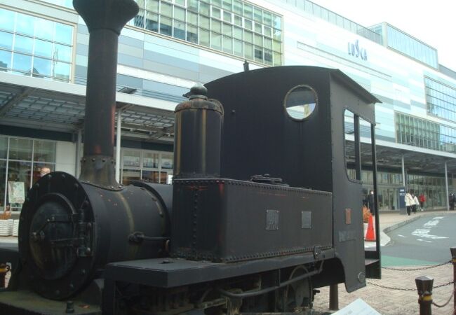 軽便鉄道機関車をぐるりと一周