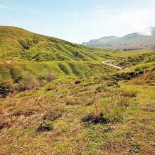 草千里ヶ浜から中岳の方