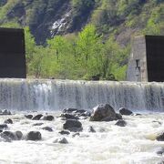 北アルプスから富山湾にそそぐ川