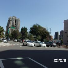 中正路との交差の様子です。