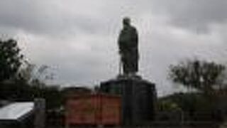 泉重千代翁之像