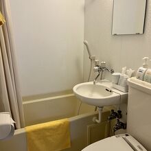 深めのバスタブ