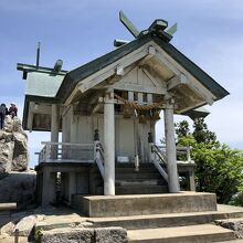 宝満山頂にある竈門神社上宮拝殿です。