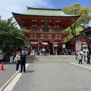 駅近の大きな神社