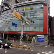 1階から入り口になります。