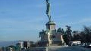 徒歩で行きました