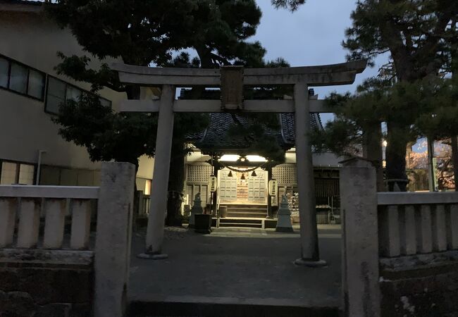 ひがし茶屋街の小さなお宮さん