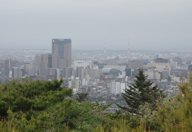 金沢市街が一望できます。オススメのところです。クルマでどうぞ。