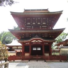 薦神社