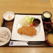 とんかつ定食を食べました