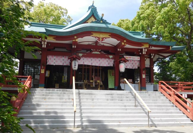 高台にある浅間神社