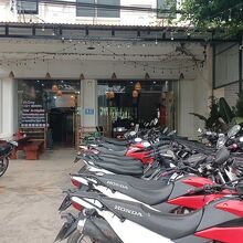 ハザン市のレンタルバイク店