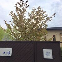 ラウンジが素敵に広々しております