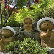 帽子をかぶったお地蔵さん