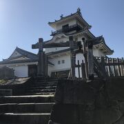 静岡県の城跡巡り：掛川城（掛川）、天守閣の美しい城