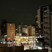 池袋駅から一駅なので、夜も明るい