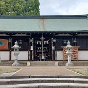 郡山城の天守跡にある神社