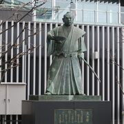 超重厚‼️金属製『黒田節』演舞武士像 Yahoo!オークション -「黒田武士」(金属工芸) (工芸品)の落札
