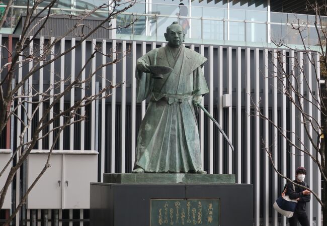 超重厚‼️金属製『黒田節』演舞武士像 黒田節銅像 クチコミ・アクセス・営業時間｜博多【フォートラベル】