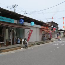 昭和を再現したお店が並ぶ 沼垂テラス商店街
