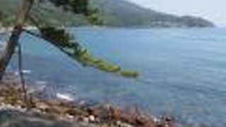 奇跡の集落と呼ばれる吉浜の海岸や浜辺。防潮堤が復旧しています。