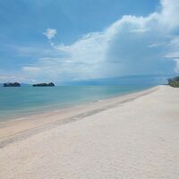 タンジュンルービーチ