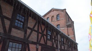 明治時代に建てられた赤煉瓦のビール工場の遺構