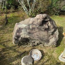 「弁慶の力石」