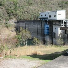 治水、灌漑が目的で、1964年建設