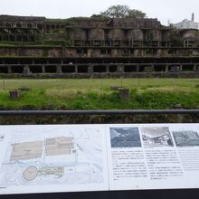 巨大な建物です。