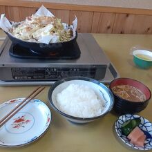 まるはち食堂