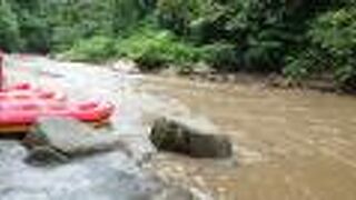 リバーラフティング (アユン川)