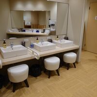 大浴場の化粧スペース。きれいで使い勝手も○